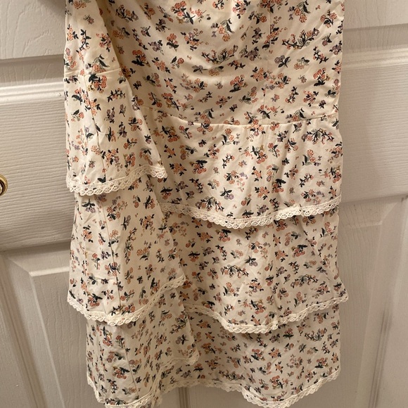 One shoulder floral dress - Picture 5 of 5